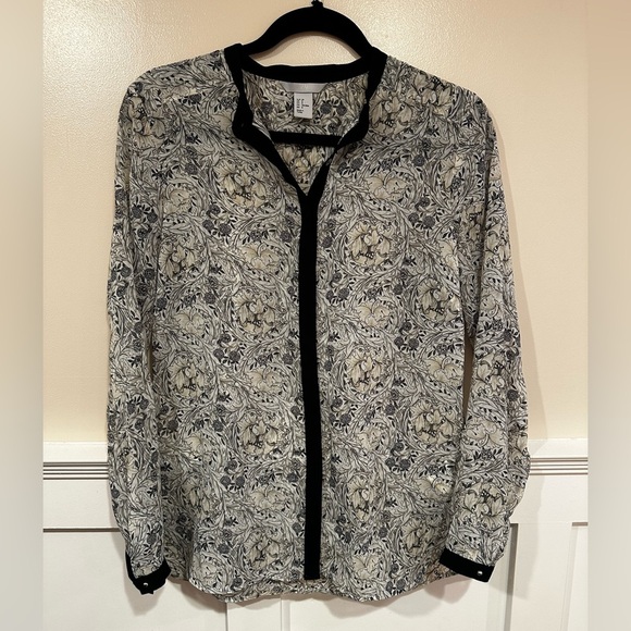 Classy Sheer Black and White Blouse - Picture 2 of 8